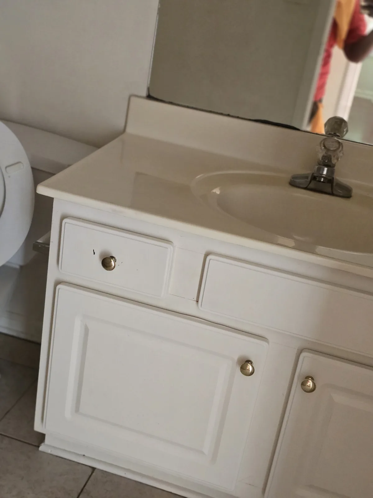 Freshly cleaned kitchen counters and sink by Dadou Elite Cleaning